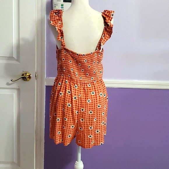 NWOT Derek Heart Salmon Daisies Ruffled Boho Chic Beach Summery Romper - Picture 6 of 10